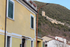 A due passi dal castello San Pio delle Camere